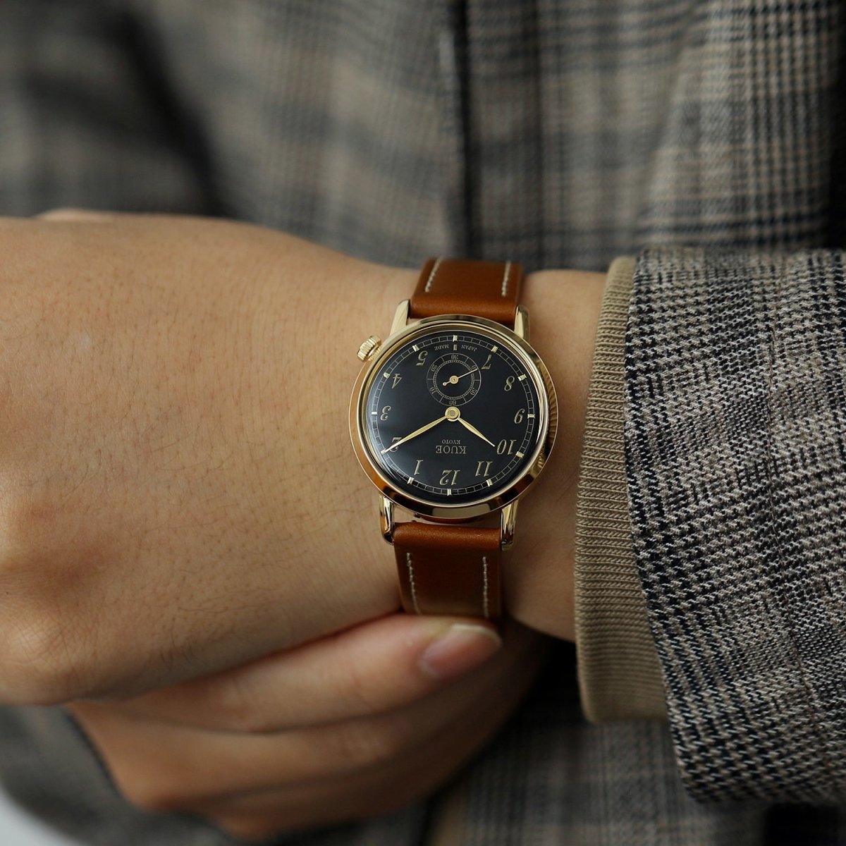 Old Smith 90-007 | Gold with Black Dial - Perennis