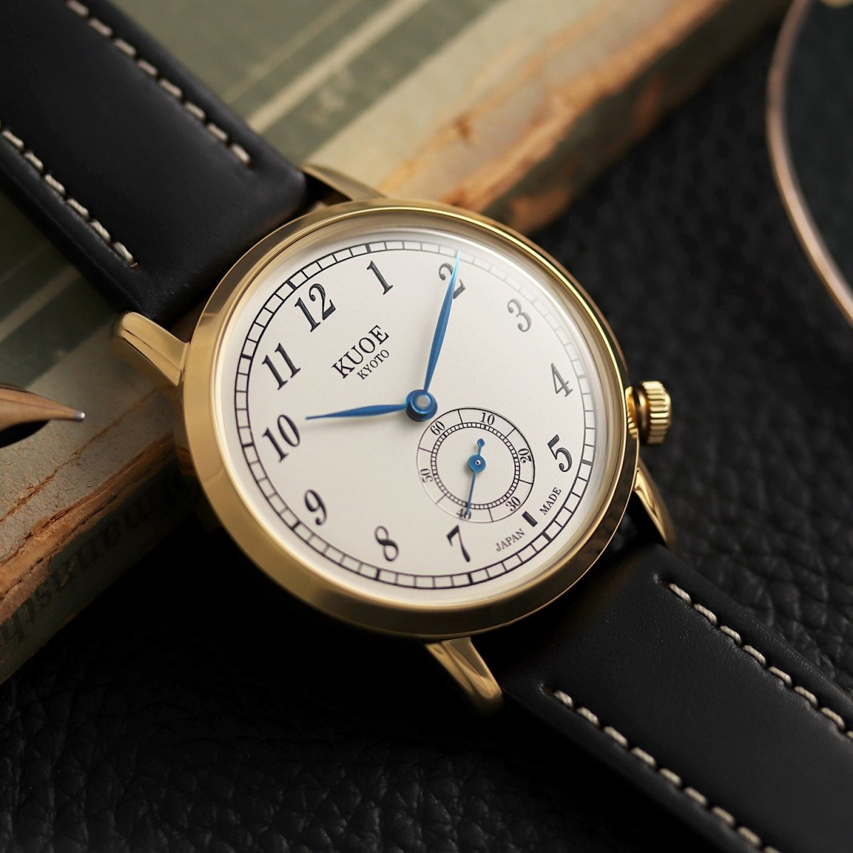 Old Smith 90-007 | Gold with Blue Hands - Perennis