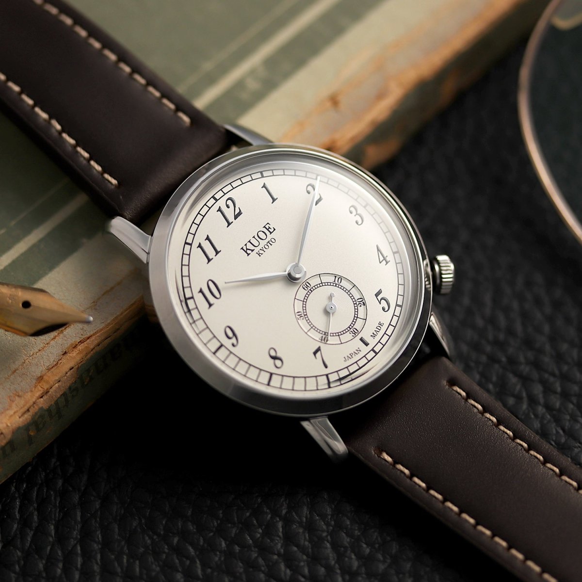 Old Smith 90-007 | Silver with Silver Hands - Perennis